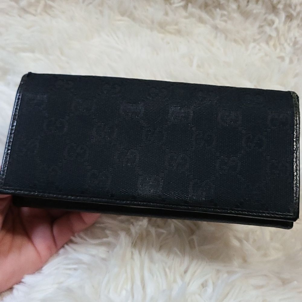 💯 Authentic Gucci Wallet 🍀 - Picture 6 of 12